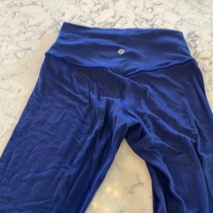 Lululemon Align 25 inseam. Size 4, navy. Light pilling and wear on waist band.